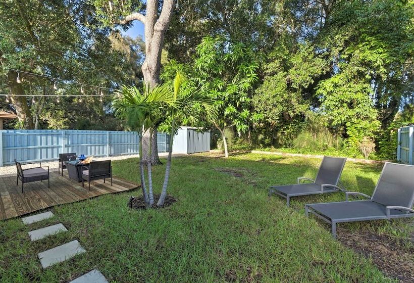 Charming Vacation Rental: Close To Downtown!