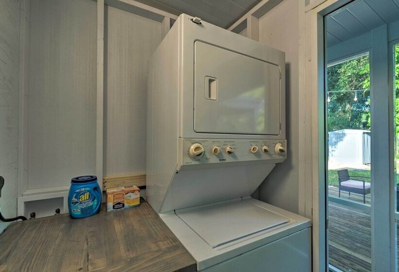 Charming Vacation Rental: Close To Downtown!