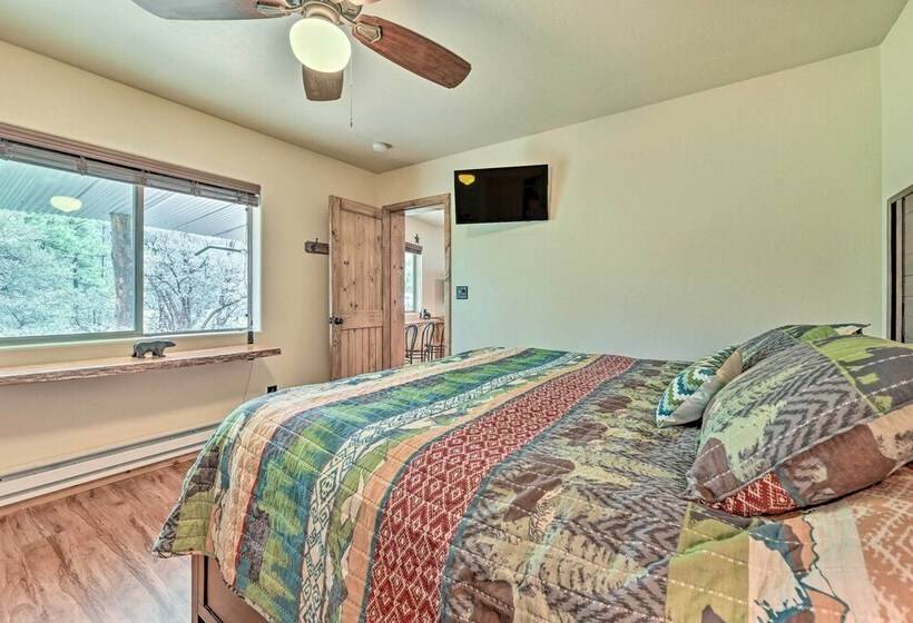 Fire Pit, Deck & Grill: Serene Prescott Cabin!