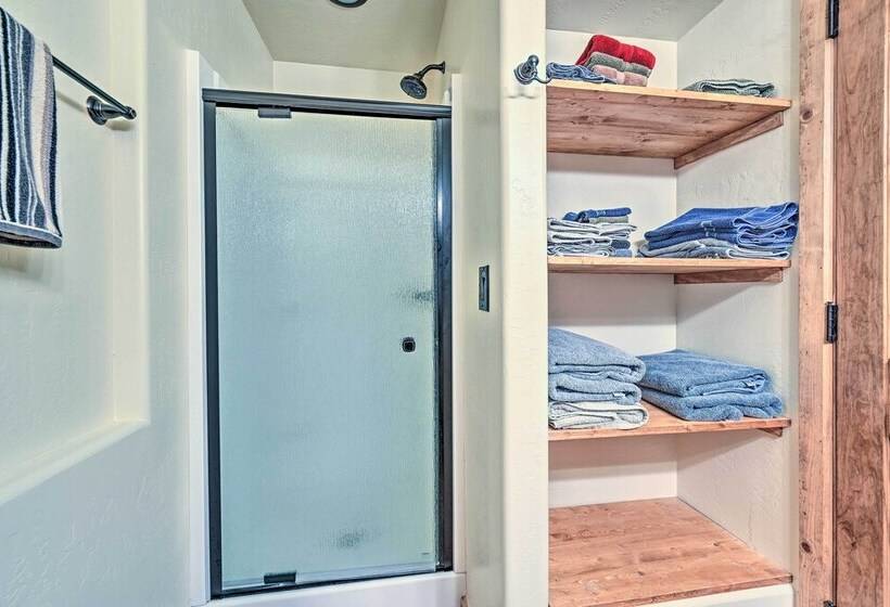 Fire Pit, Deck & Grill: Serene Prescott Cabin!