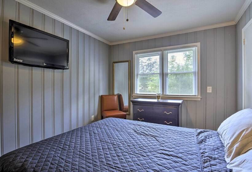 Serene Home On Pond 5 Mi To Dtwn Greensboro