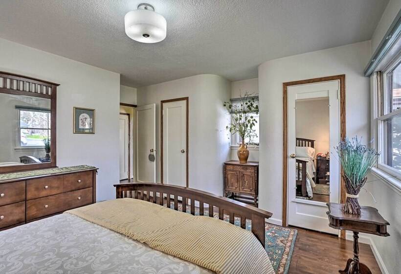 Serene Riverfront Escape W/ Hot Tub & Views!