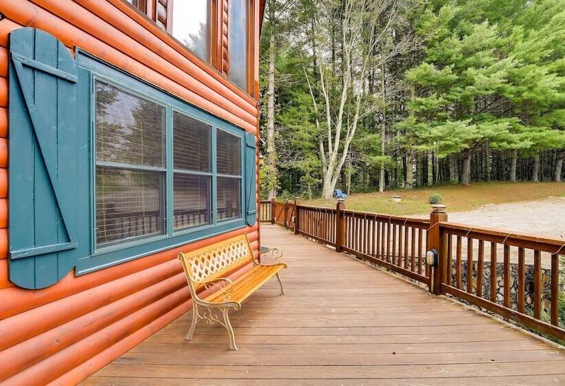 Gated Community W/ Perks: Cozy Sparta Cabin!