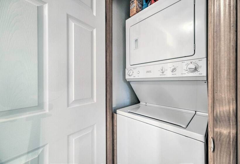 4 Mi To Big Tree State Park: Serene Cabin W/ Deck