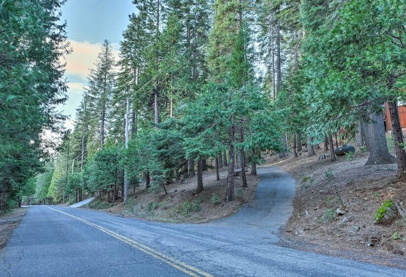 4 Mi To Big Tree State Park: Serene Cabin W/ Deck