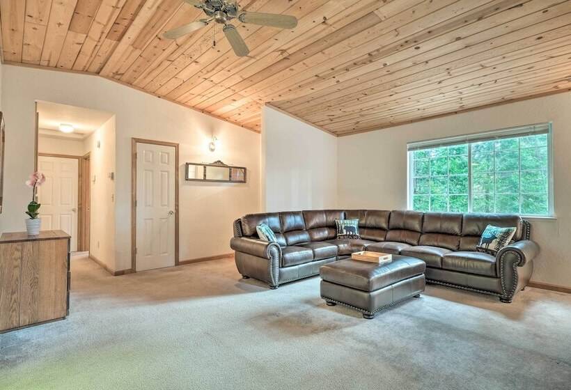 4 Mi To Big Tree State Park: Serene Cabin W/ Deck