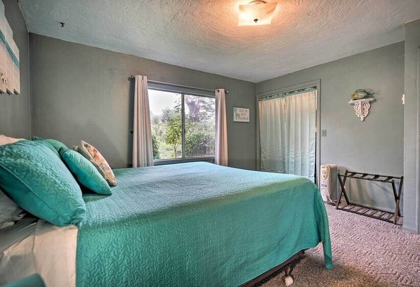 Serenity By The Sea   Chic Oceanfront Home W/ Deck