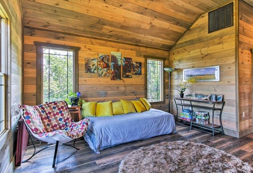 Sevierville Cabin W/ Game Room, Hot Tub & Theater!