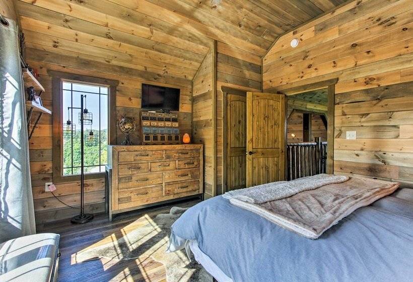 Sevierville Cabin W/ Game Room, Hot Tub & Theater!