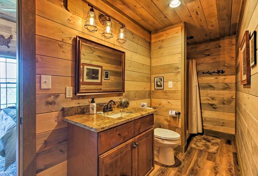 Sevierville Cabin W/ Game Room, Hot Tub & Theater!