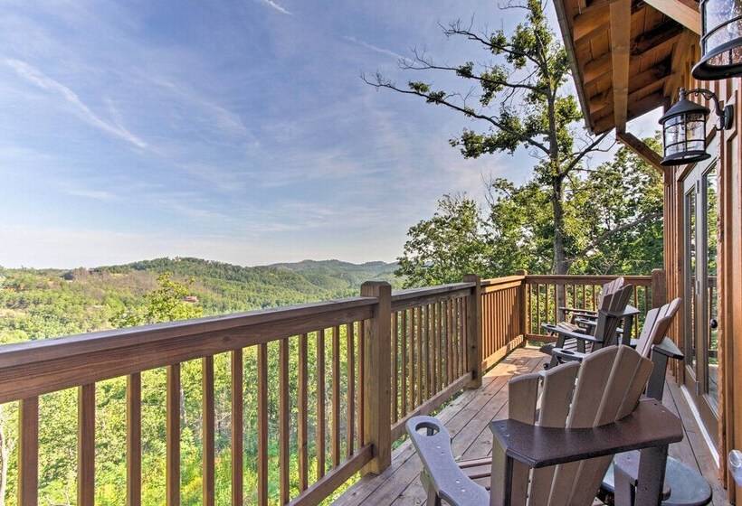 Sevierville Cabin W/ Game Room, Hot Tub & Theater!