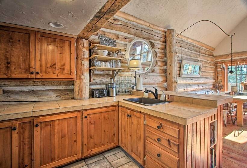 Snow Pine Retreat   Remote Crescent Log Cabin!