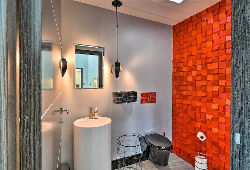 Southern Shores Retreat W/ Expansive Outdoor Space