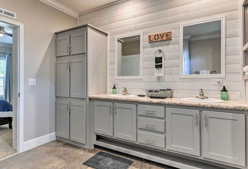 Spacious Blue Ridge Abode W/ Private Pond!