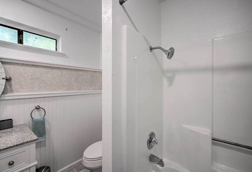 Deck & Grill: Camino Home In Wine Country!