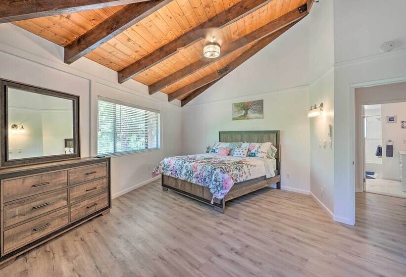 Deck & Grill: Camino Home In Wine Country!