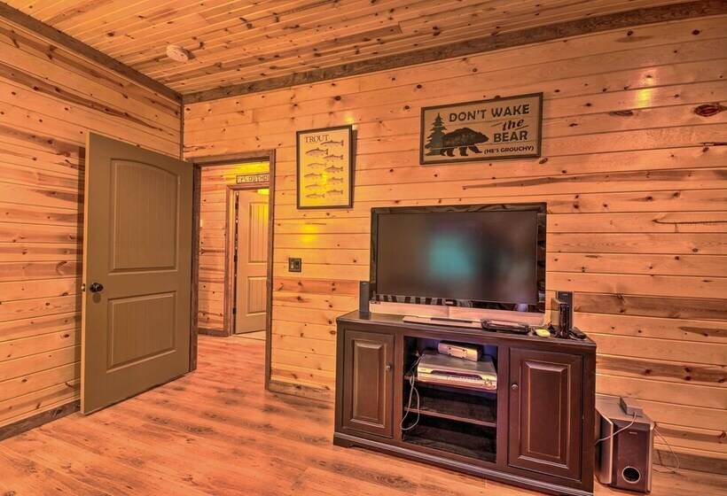 Spacious Family Home W/ Fire Pit On Norfork Lake!