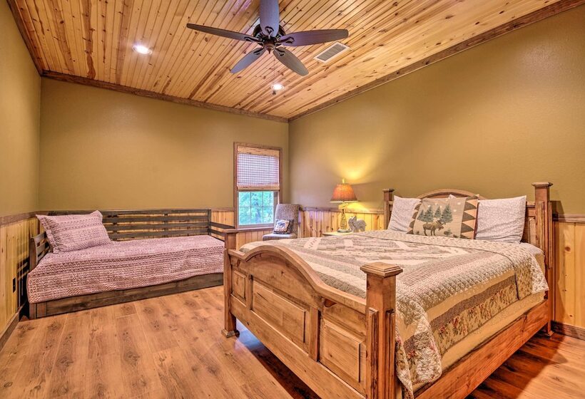 Spacious Family Home W/ Fire Pit On Norfork Lake!