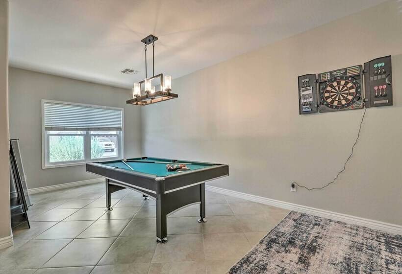 Spacious Gilbert Escape W/ Pool & Hot Tub!