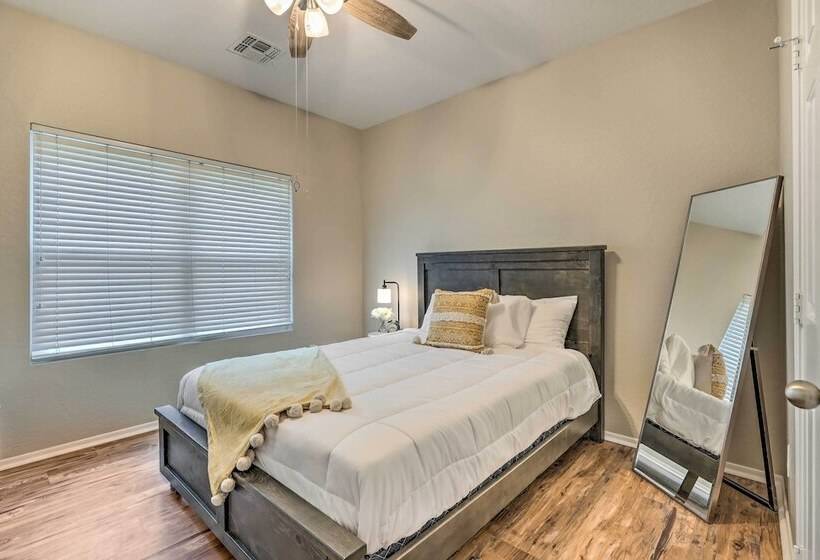 Spacious Gilbert Escape W/ Pool & Hot Tub!