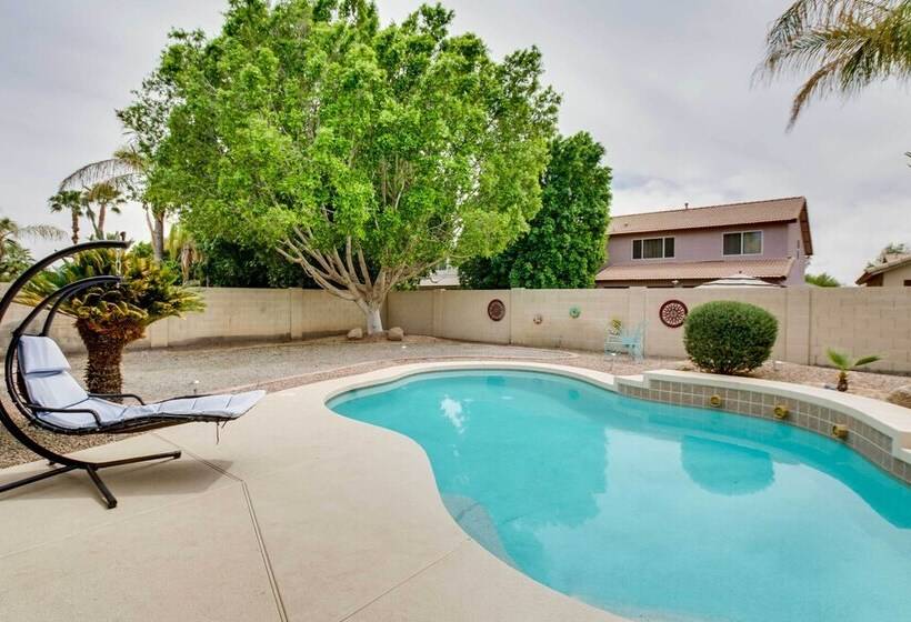 Spacious Goodyear Retreat   Walk To Wigwam!