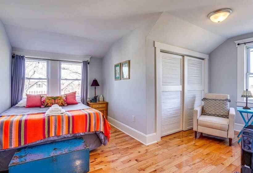 Spacious Home ~ 4 Blocks To Asbury Park Beach!