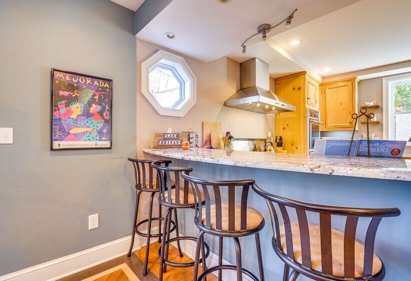 Spacious Home ~ 4 Blocks To Asbury Park Beach!