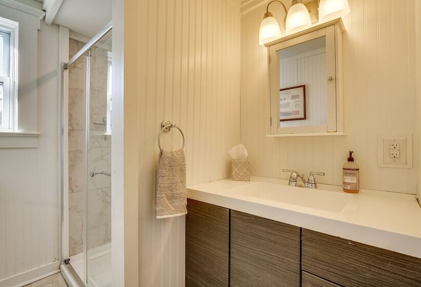 Spacious Home ~ 4 Blocks To Asbury Park Beach!