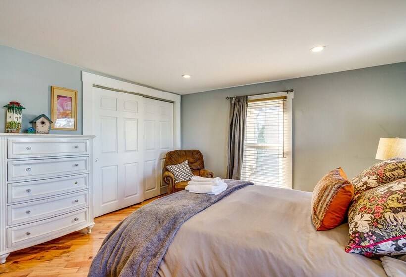 Spacious Home ~ 4 Blocks To Asbury Park Beach!