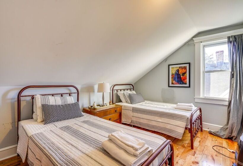 Spacious Home ~ 4 Blocks To Asbury Park Beach!