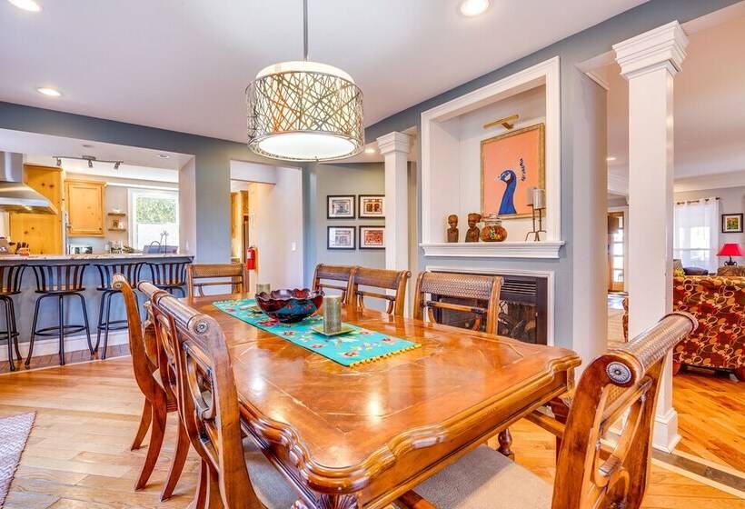 Spacious Home ~ 4 Blocks To Asbury Park Beach!