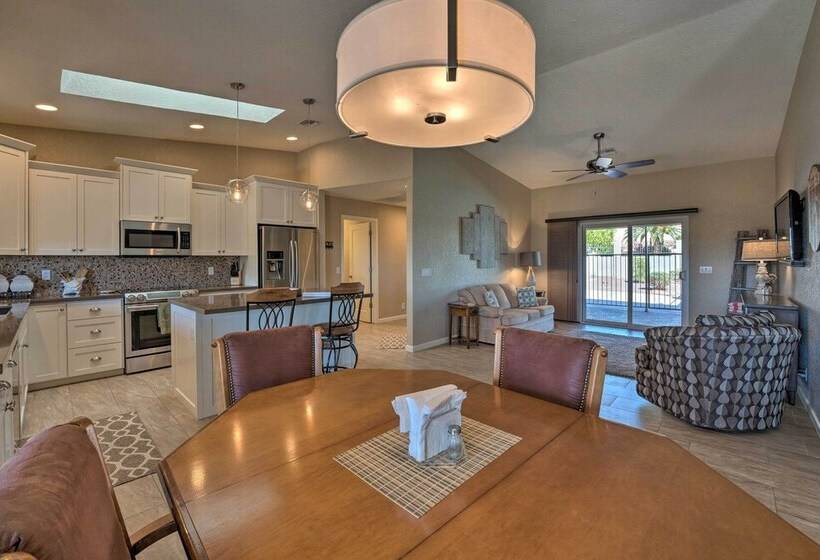 Spacious Home W/ Bbq, 1/2 Mi To Lake Havasu!