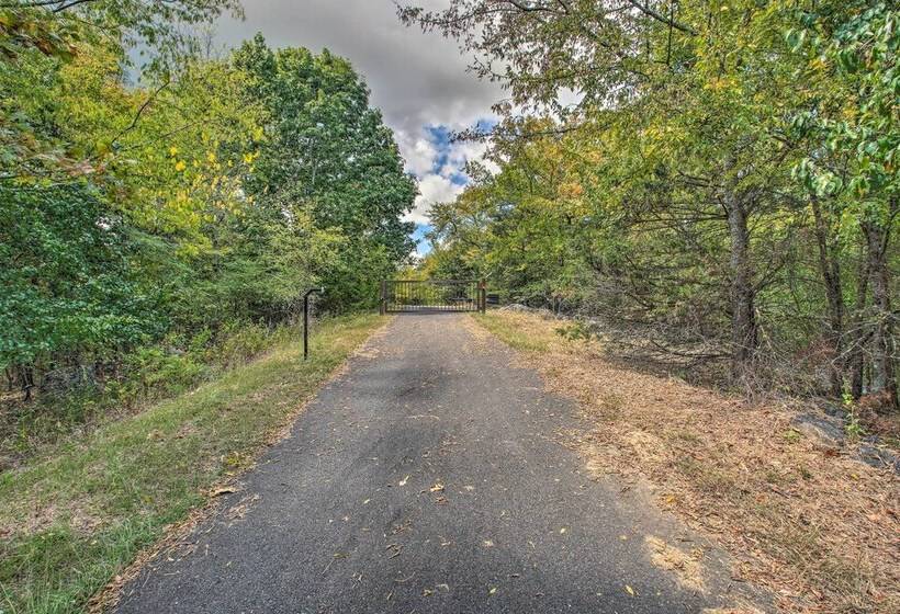 Spacious House W/ Wraparound Deck + Mtn Views!