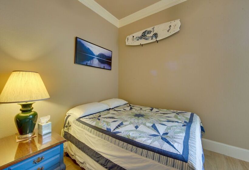 Cedar Creek Reservoir Home W/ Deck & Fire Pit!