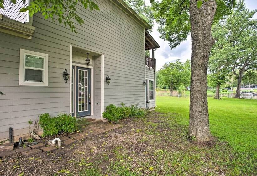 Cedar Creek Reservoir Home W/ Deck & Fire Pit!