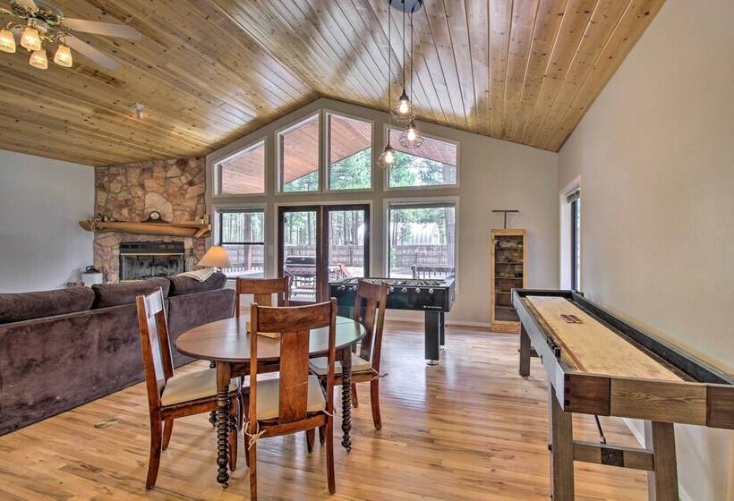 Yard, Grill & Games: Spacious Cabin In Lakeside!