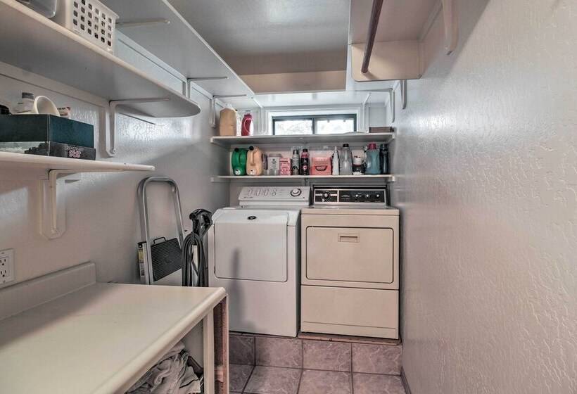 Yard, Grill & Games: Spacious Cabin In Lakeside!