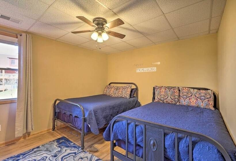 1/2 Mi To River: Spacious Blue Ridge Gem W/ Views!