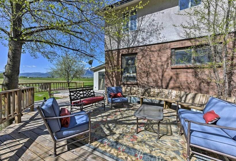 Spring Creek Retreat On 25 Acres W/mountain Views!