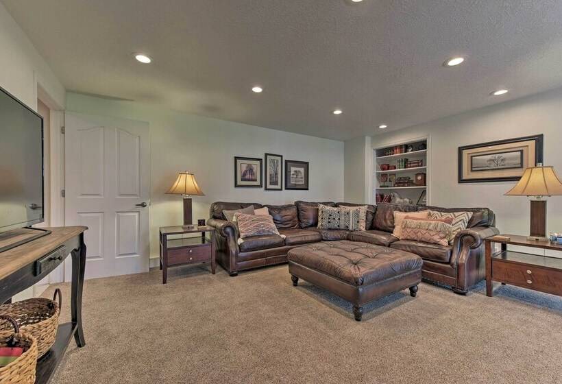 Spring Creek Retreat On 25 Acres W/mountain Views!