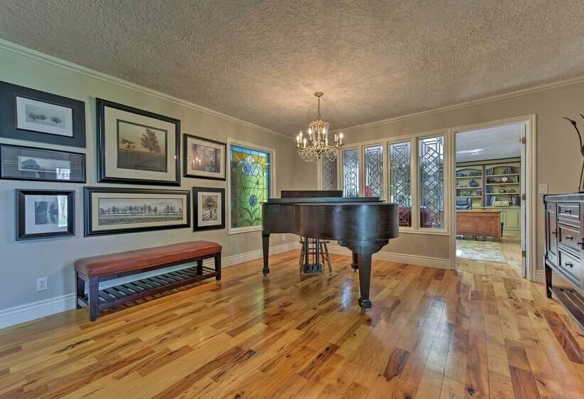 Spring Creek Retreat On 25 Acres W/mountain Views!