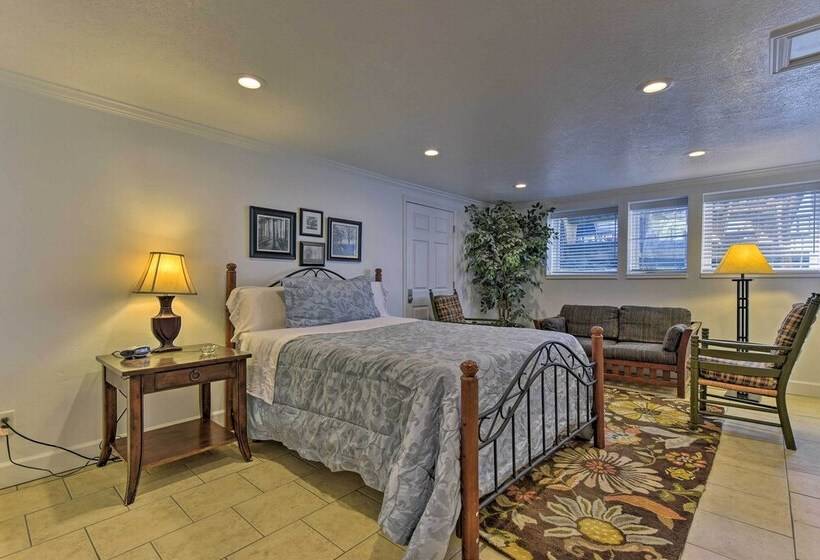 Spring Creek Retreat On 25 Acres W/mountain Views!