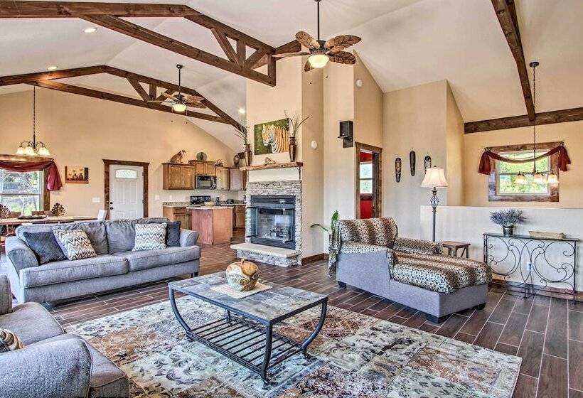 Mountain View Gatlinburg Cabin W/ Private Hot Tub!