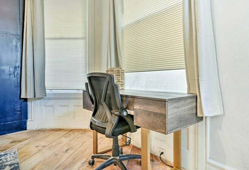 Stylish Newark Home W/ Deck < 14 Mi To Nyc!