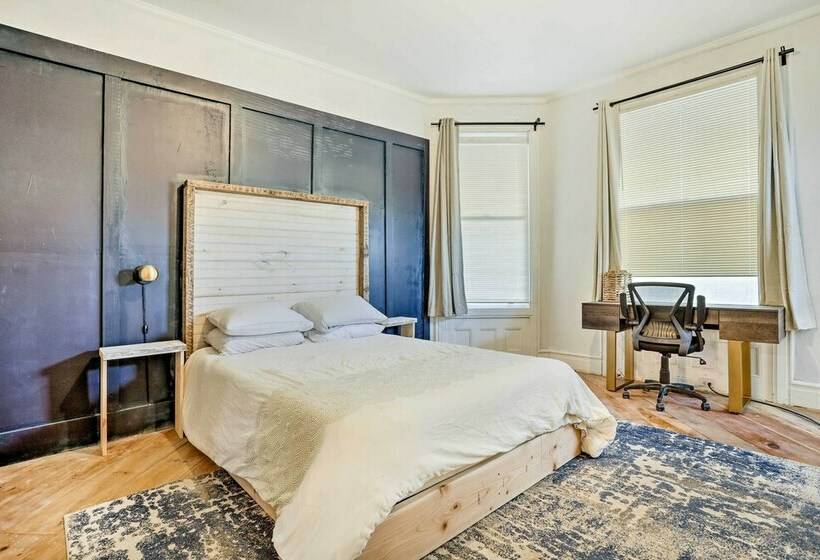 Stylish Newark Home W/ Deck < 14 Mi To Nyc!