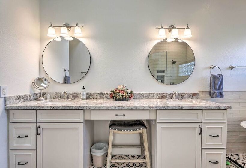 Sun Lit Casa In 55+ Community W/ Bbq & Patio!