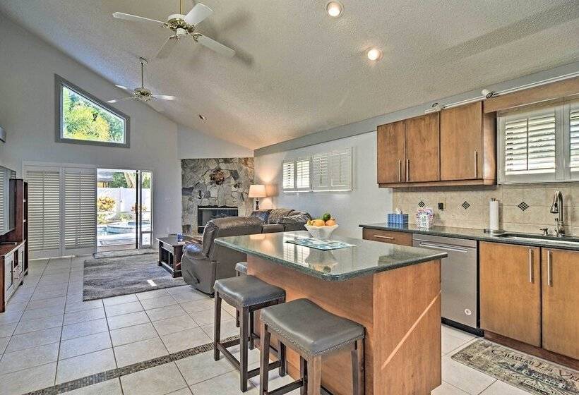 Sunny Seminole Home W/ Pool, 4 Miles To Beach