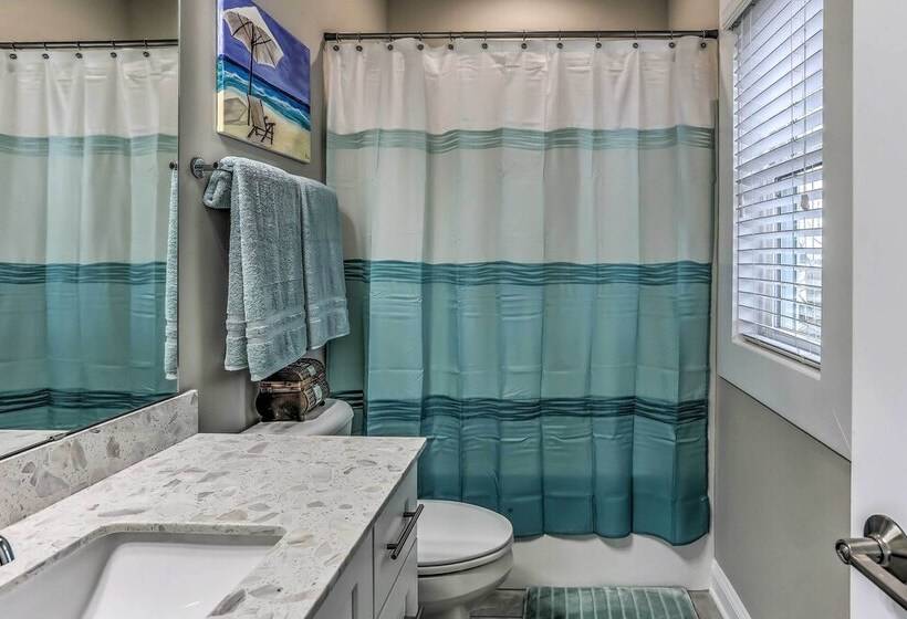 Surf City Home W/ Outdoor Shower: Walk To Beach!