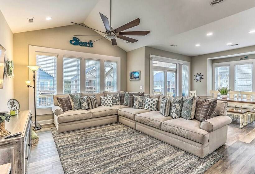 Surf City Home W/ Outdoor Shower: Walk To Beach!