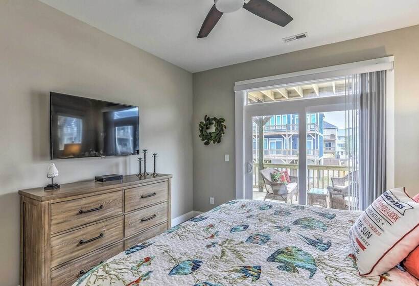 Surf City Home W/ Outdoor Shower: Walk To Beach!